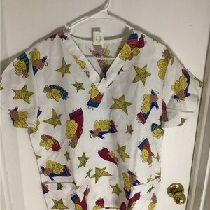 Fundamentals Angels & Stars Scrub Top Size Medium